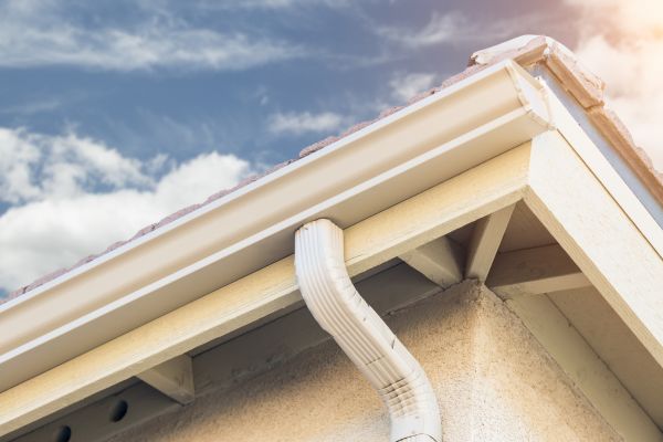 Seamless Gutter Replacement in Palm City